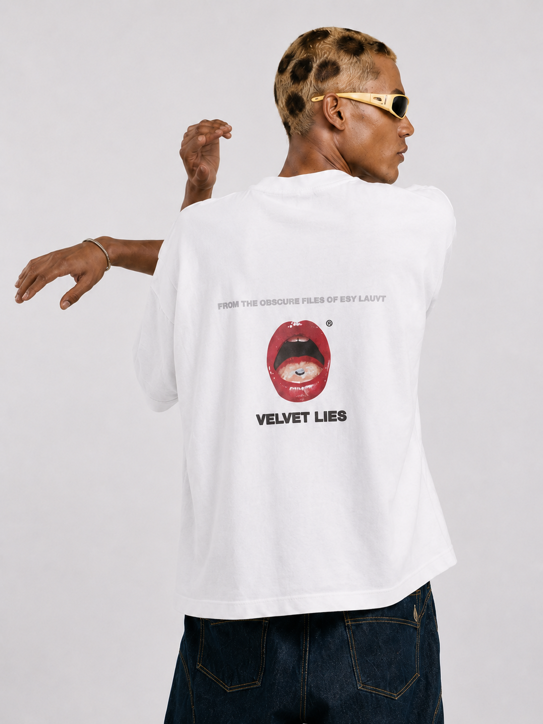 Velvet Lies | Camiseta Oversize
