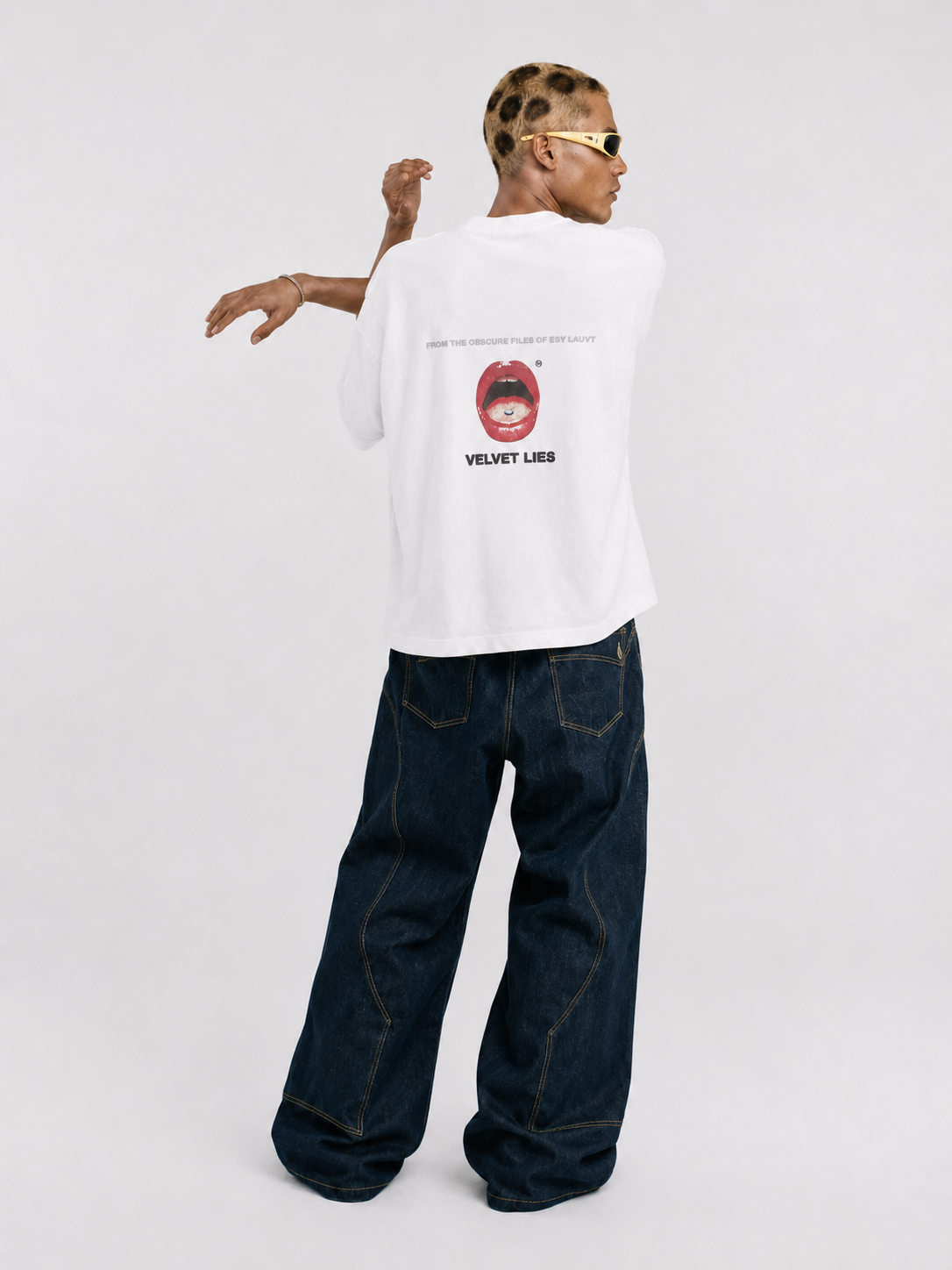 Velvet Lies | Camiseta Oversize